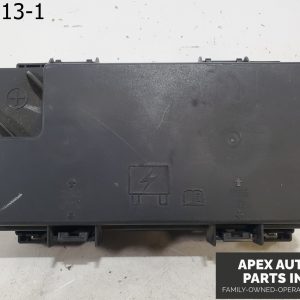 OEM 2009 Chrysler Town & Country 3.8L Fuse Box Relay  With Fuses