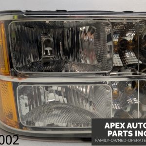 OEM 2009 GMC Sierra 5.3L HEADLIGHT LAMP RIGHT PASSENGER