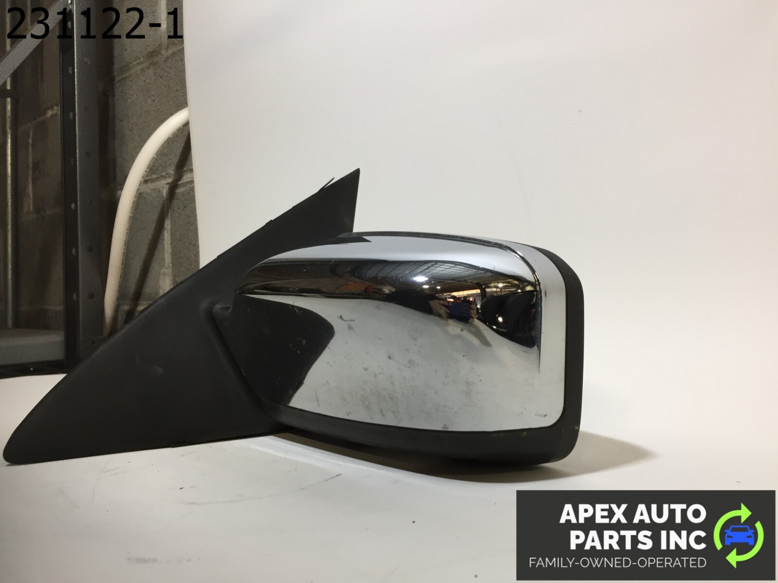 OEM 2009 Lincoln MKZ Driver Side View Power Door Mirror Chrome - Image 7