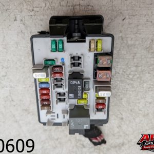 OEM 2011 Chevrolet Camaro 3.6L CABIN FUSE BOX 13676641