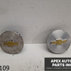 OEM 2014 Chevrolet Traverse 3.6L Silver & Gold Wheel Center Cap Pair x2