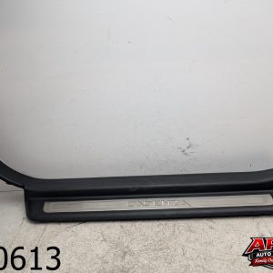 OEM 2014 Kia Cadenza 3.3L RIGHT FRONT PASS SIDE LOWER DOOR SILL ILLUMINATED