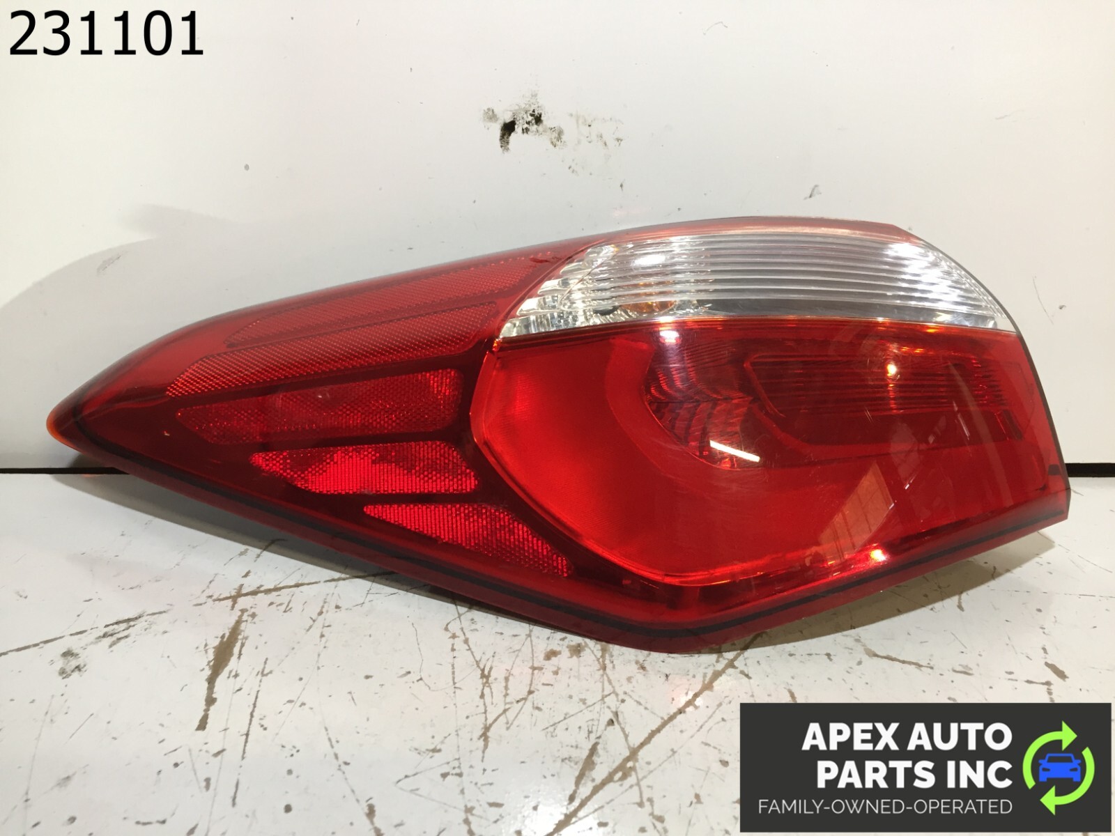 OEM 2014 Kia Forte Left Tail Light Assembly Incandescent
