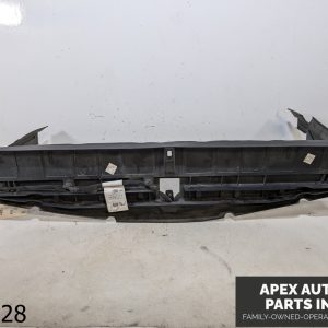 OEM 2016 Chevrolet Malibu 1.5L RADIATOR AIR LOWER DEFLECTOR 84089230