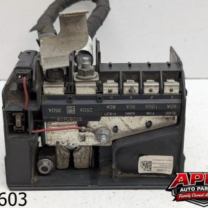 OEM 2017 Chevrolet Malibu Battery Distribution Engine Compartment Fuse Block
