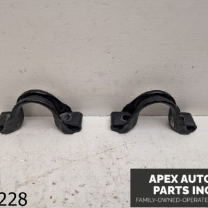 OEM 2017 Chevrolet Silverado 1500 5.3L BODY UPPER CROSSMEMBER MOUNT BRACKET