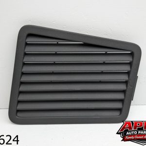 OEM 2017 Ford C-Max 2.0L SIDE QUARTER PANEL VENT GRILLE PANEL