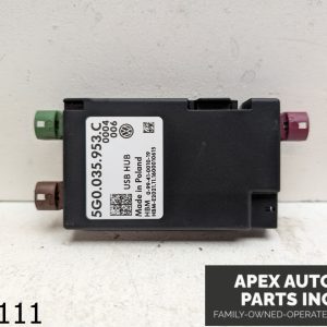 OEM 2017 Volkswagen Passat 1.8L USB Distributor Splitter Module