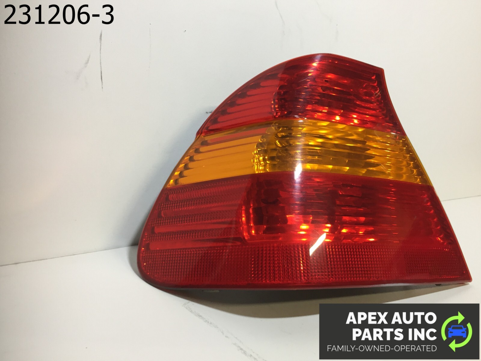 OEM BMW 325i 2004 Rear Left Tail Light Taillight Outer - Image 3
