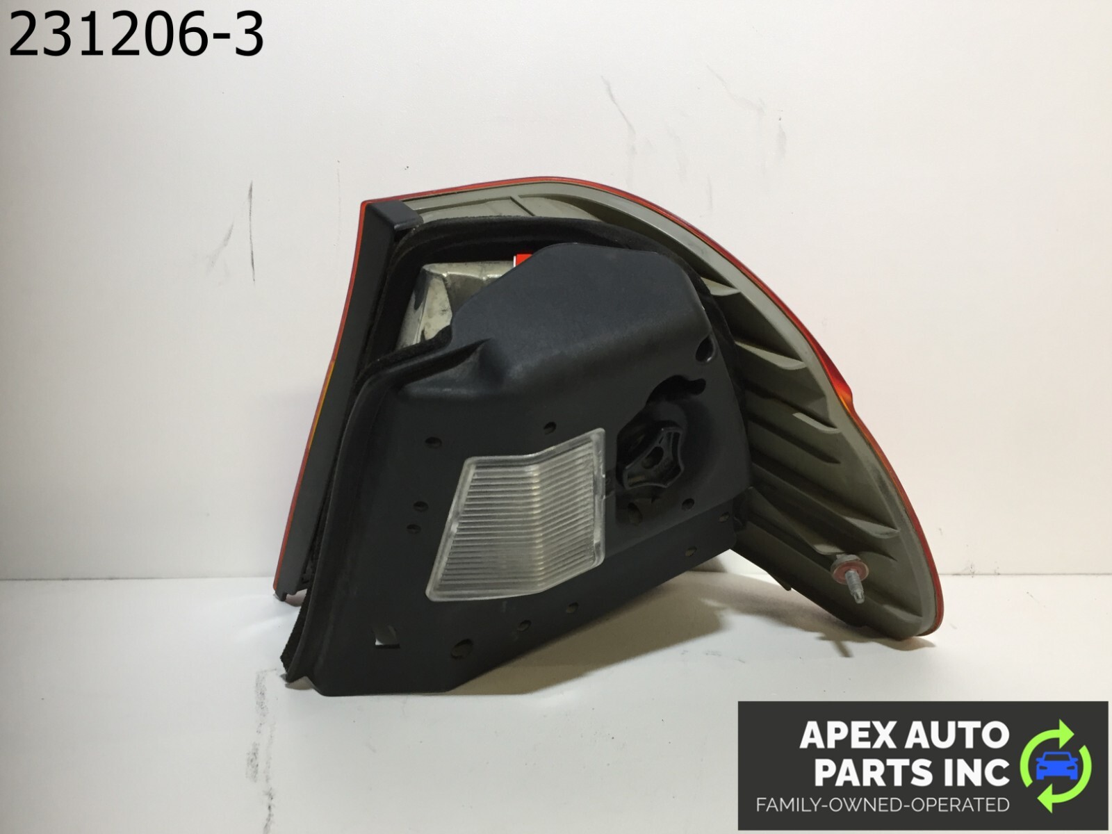 OEM BMW 325i 2004 Rear Left Tail Light Taillight Outer - Image 5