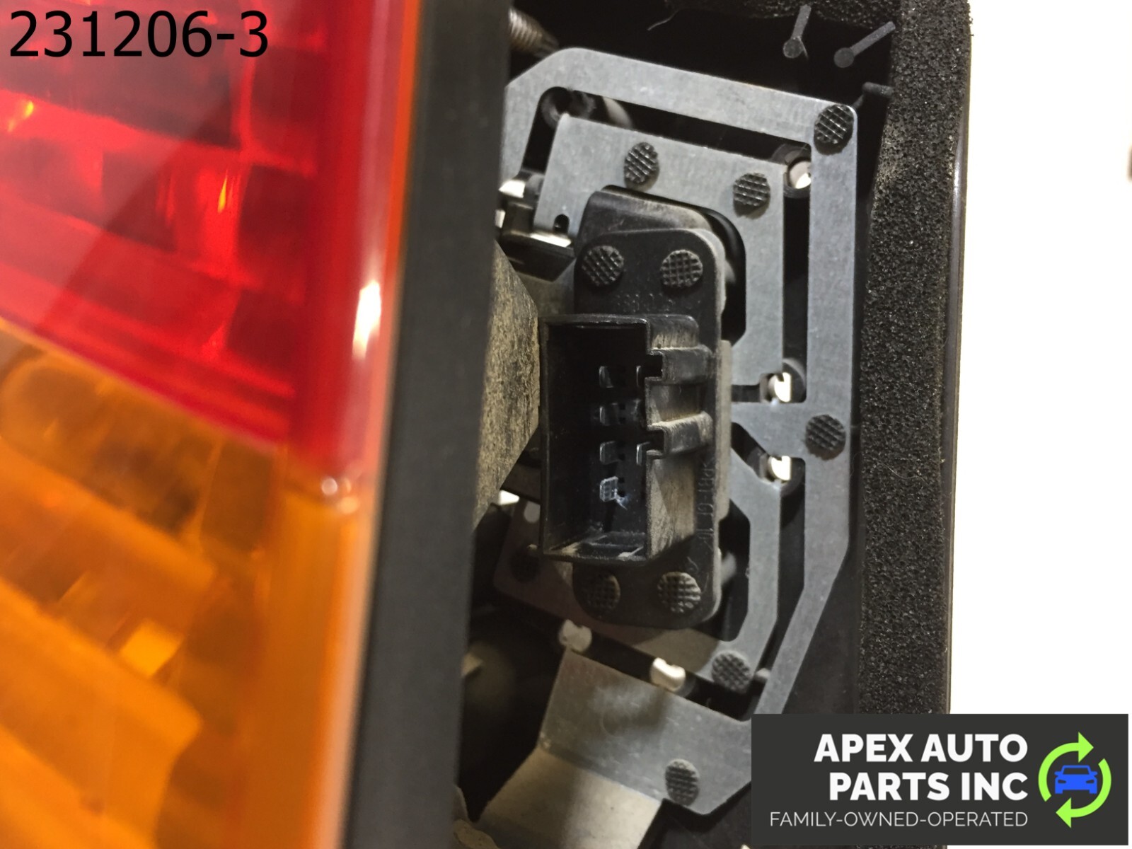 OEM BMW 325i 2004 Rear Left Tail Light Taillight Outer - Image 8