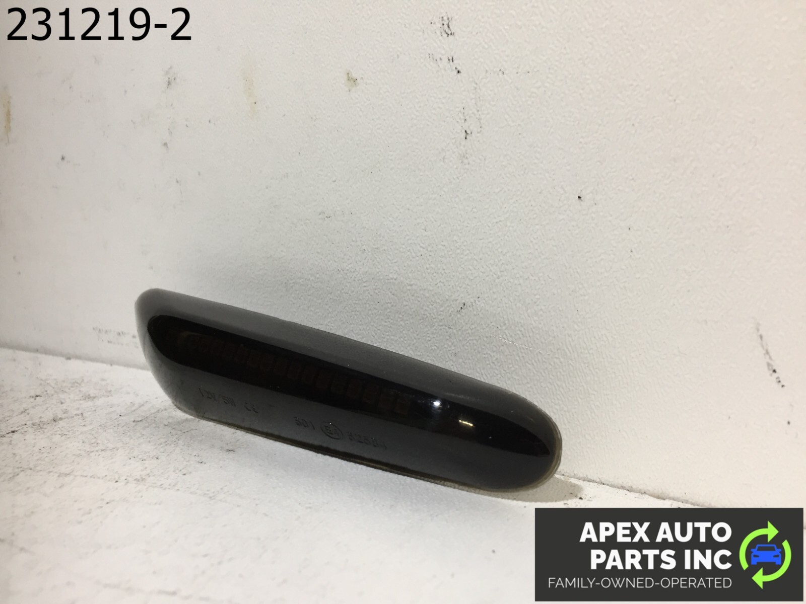 OEM BMW 328i 2009 Left Driver Side Fender Marker Light Turn Signal Lamp - Image 3