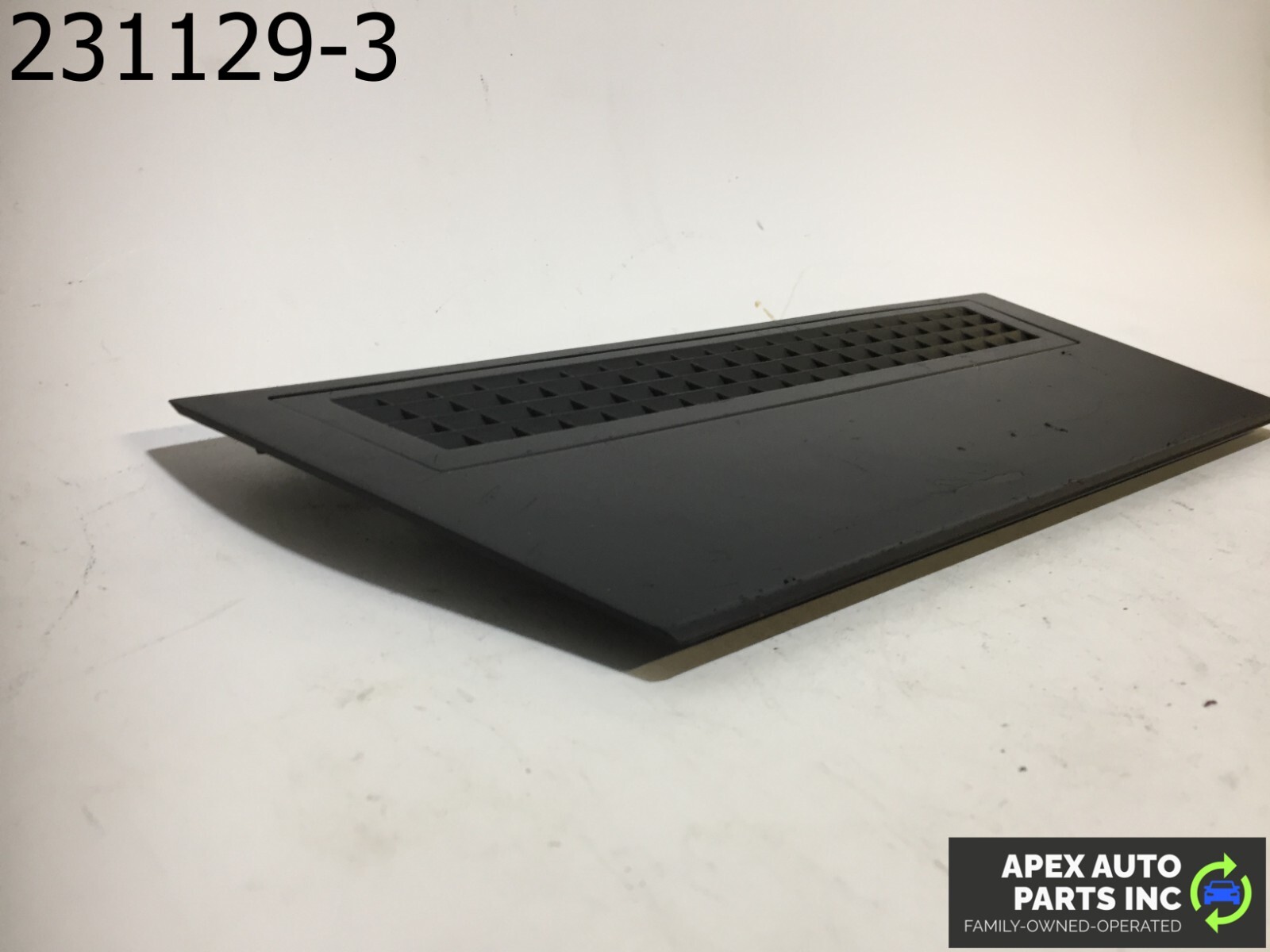 OEM BMW 745Li 2003 Dash Navigation Screen AC Air Vent Trim 51457002436 OEM - Image 3