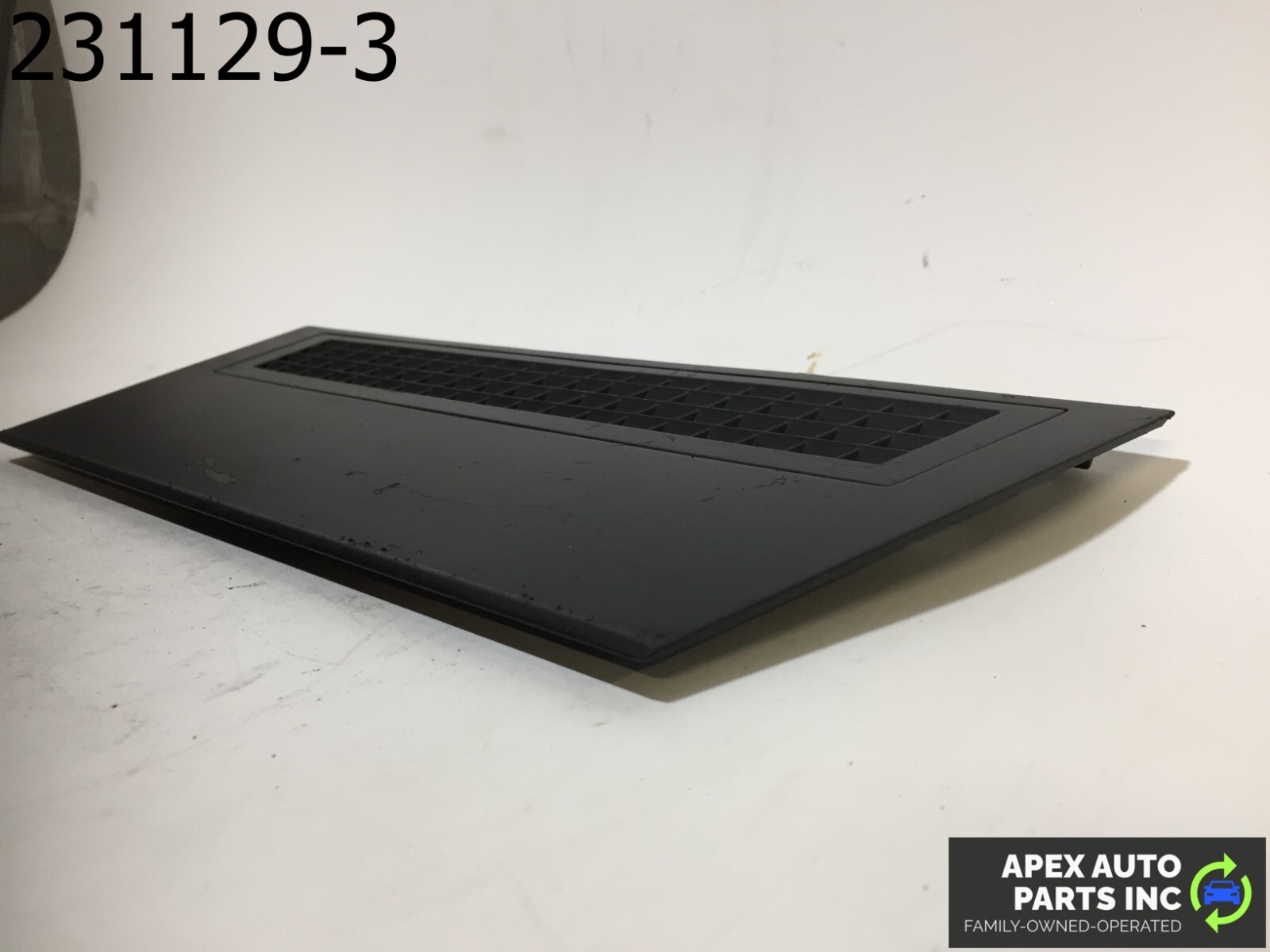 OEM BMW 745Li 2003 Dash Navigation Screen AC Air Vent Trim 51457002436 OEM - Image 4