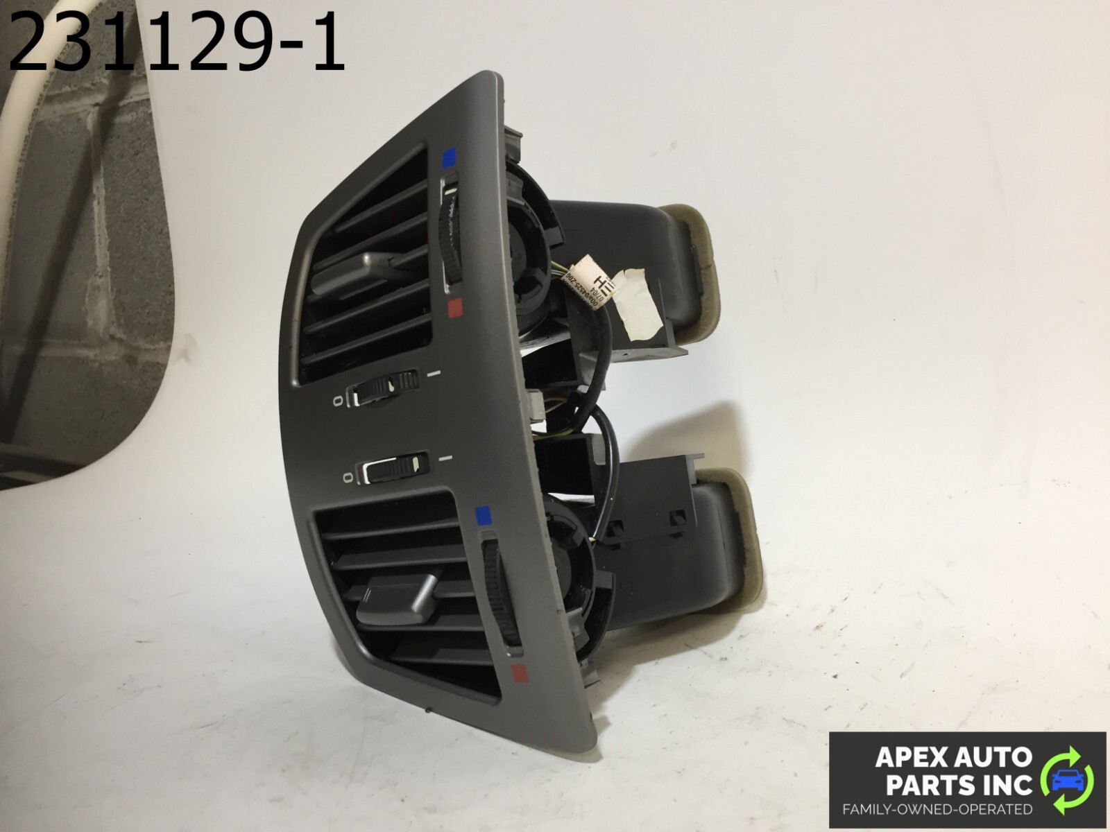 OEM BMW 745Li 2003 Rear Center Console A/C Air Vent Grille 64227002395 - Image 4