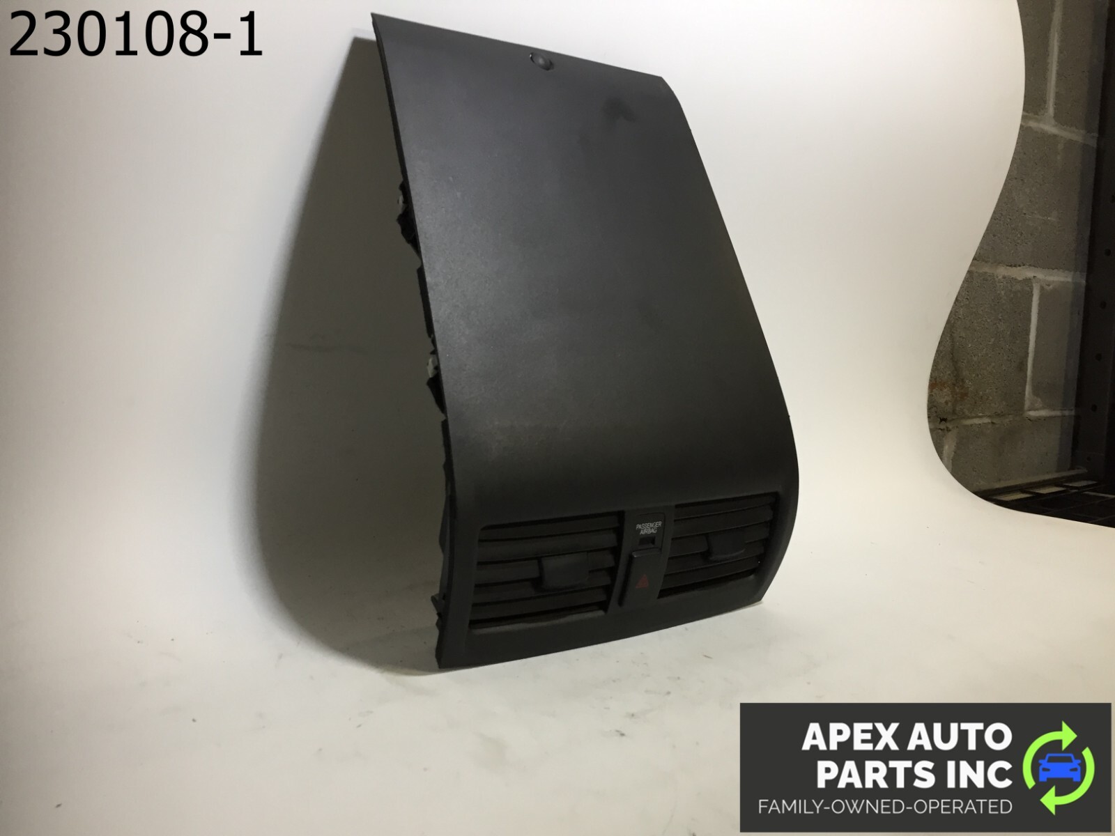 OEM Honda Accord 2005 Center Dash Bezel A/C Air Vents Panel Trim - Image 3