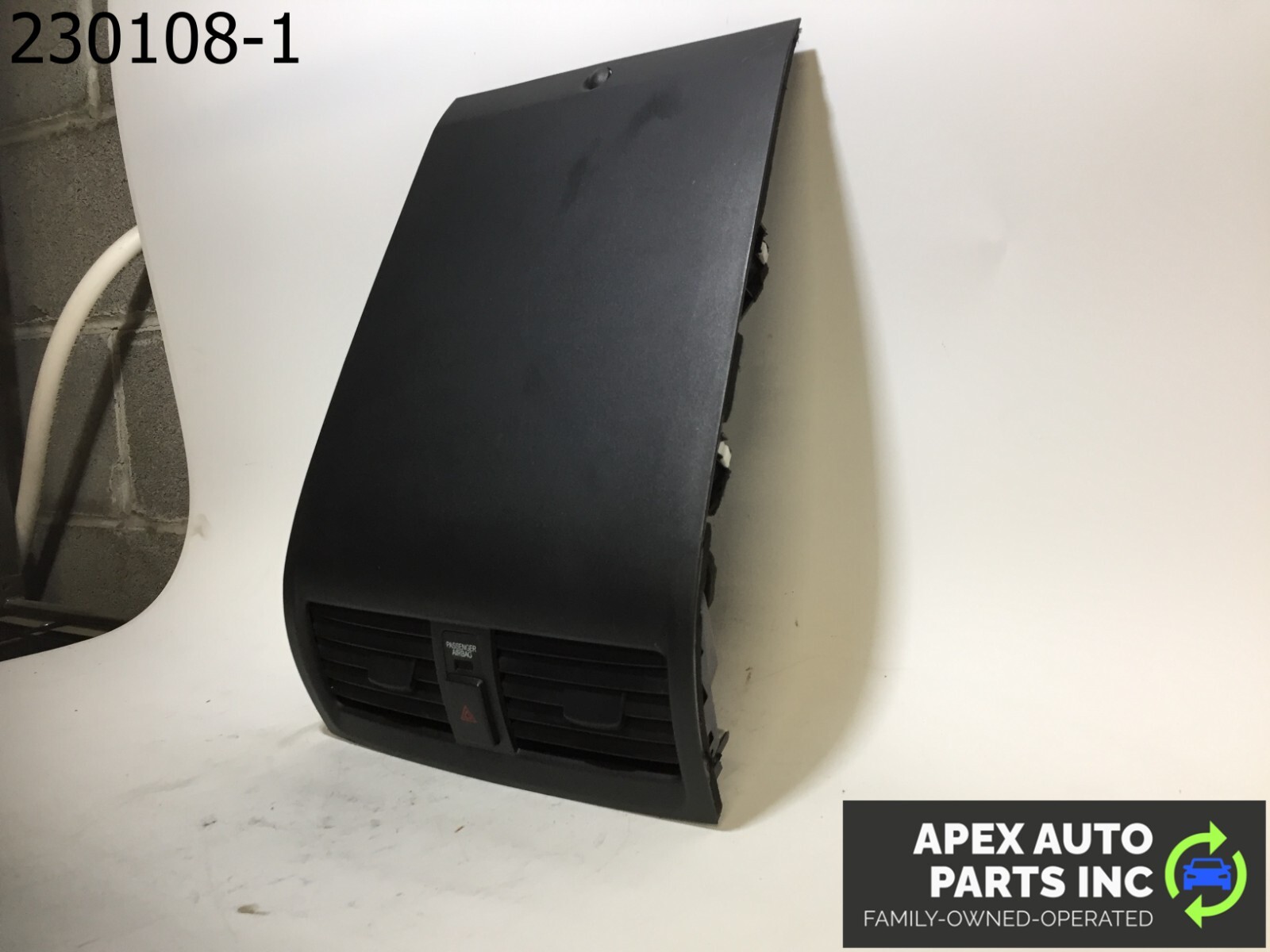 OEM Honda Accord 2005 Center Dash Bezel A/C Air Vents Panel Trim - Image 4