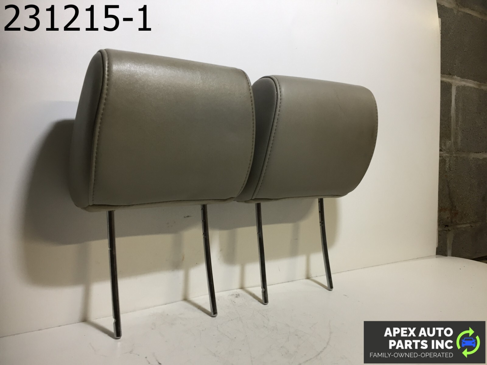 OEM Jeep Commander 2006 Headrest Head Rest Front Seat Brown Leather PAIR - Image 3