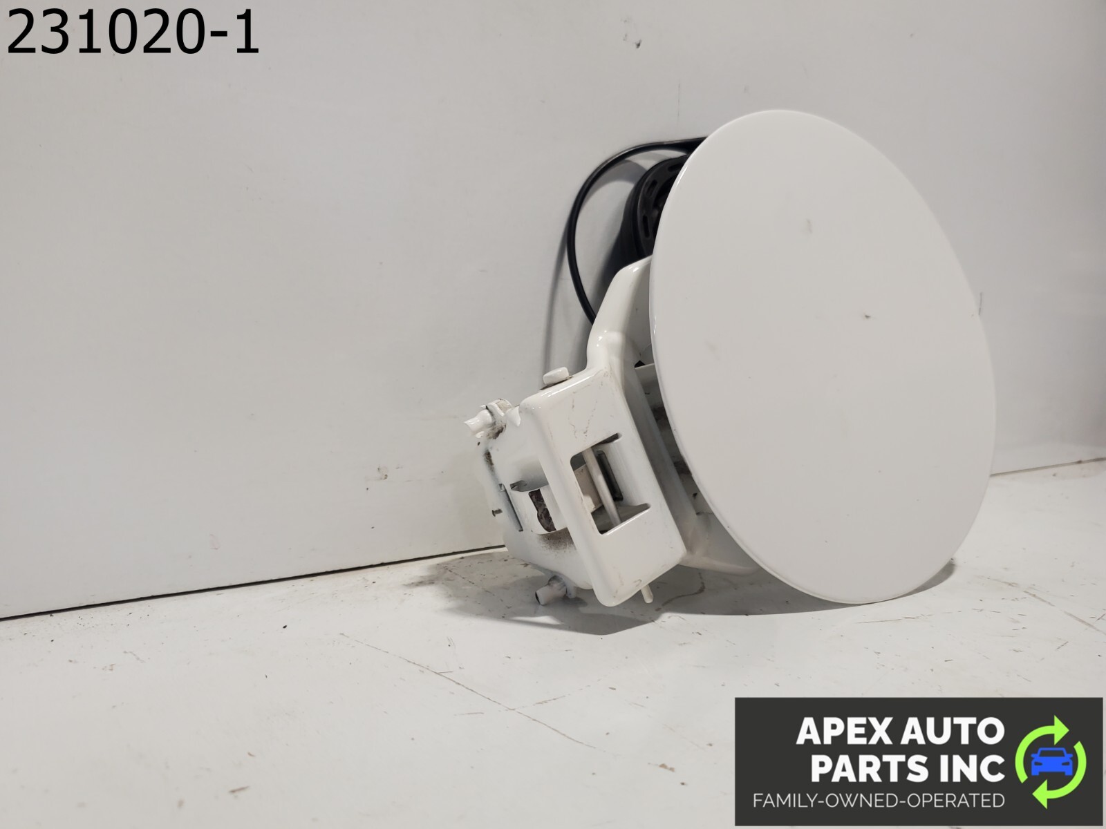 OEM Kia Sedona 08 Base Fuel Filler Door Gas Lid Cover 7P Cherry Kiss OEM - Image 4