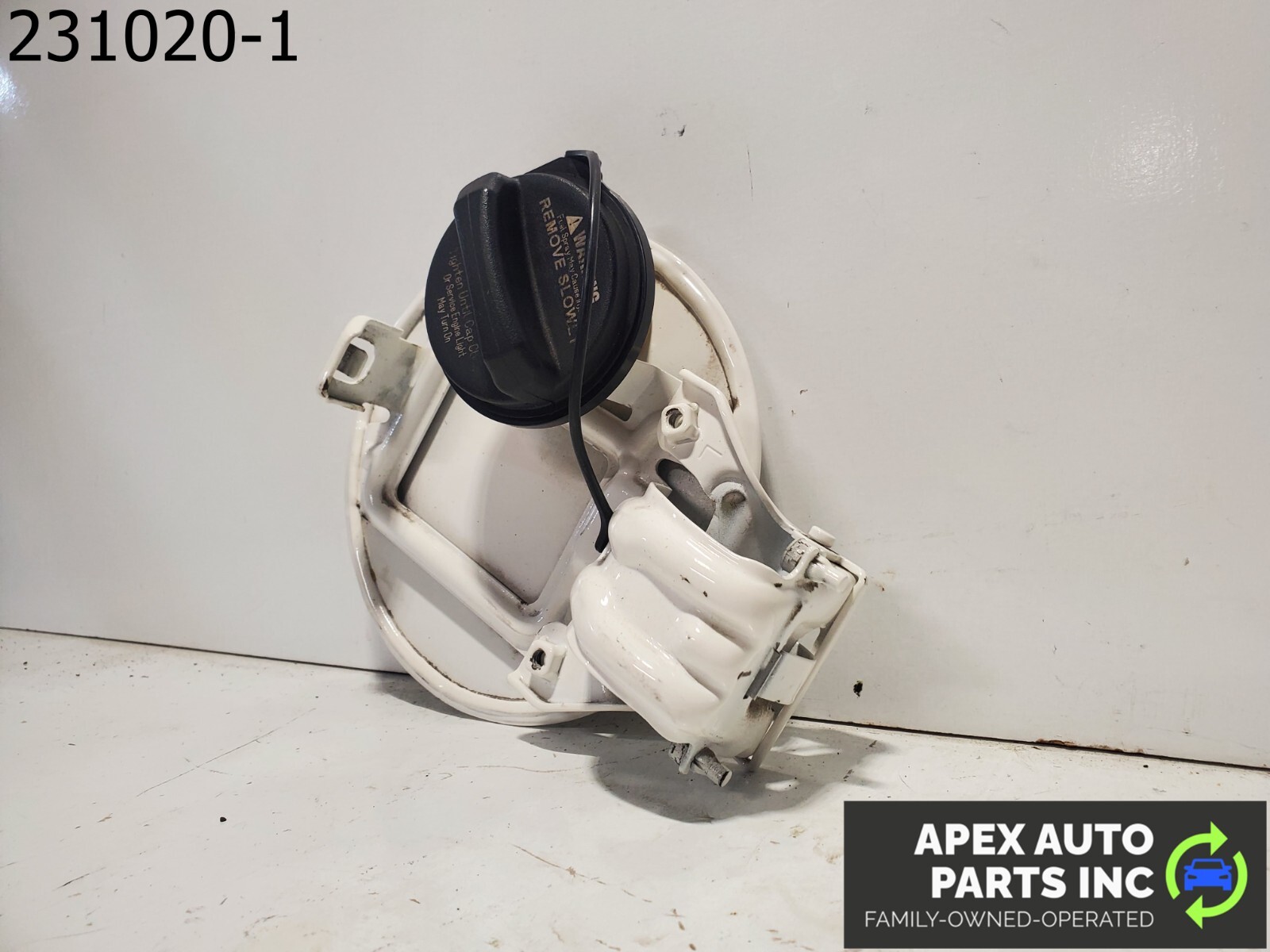 OEM Kia Sedona 08 Base Fuel Filler Door Gas Lid Cover 7P Cherry Kiss OEM - Image 5