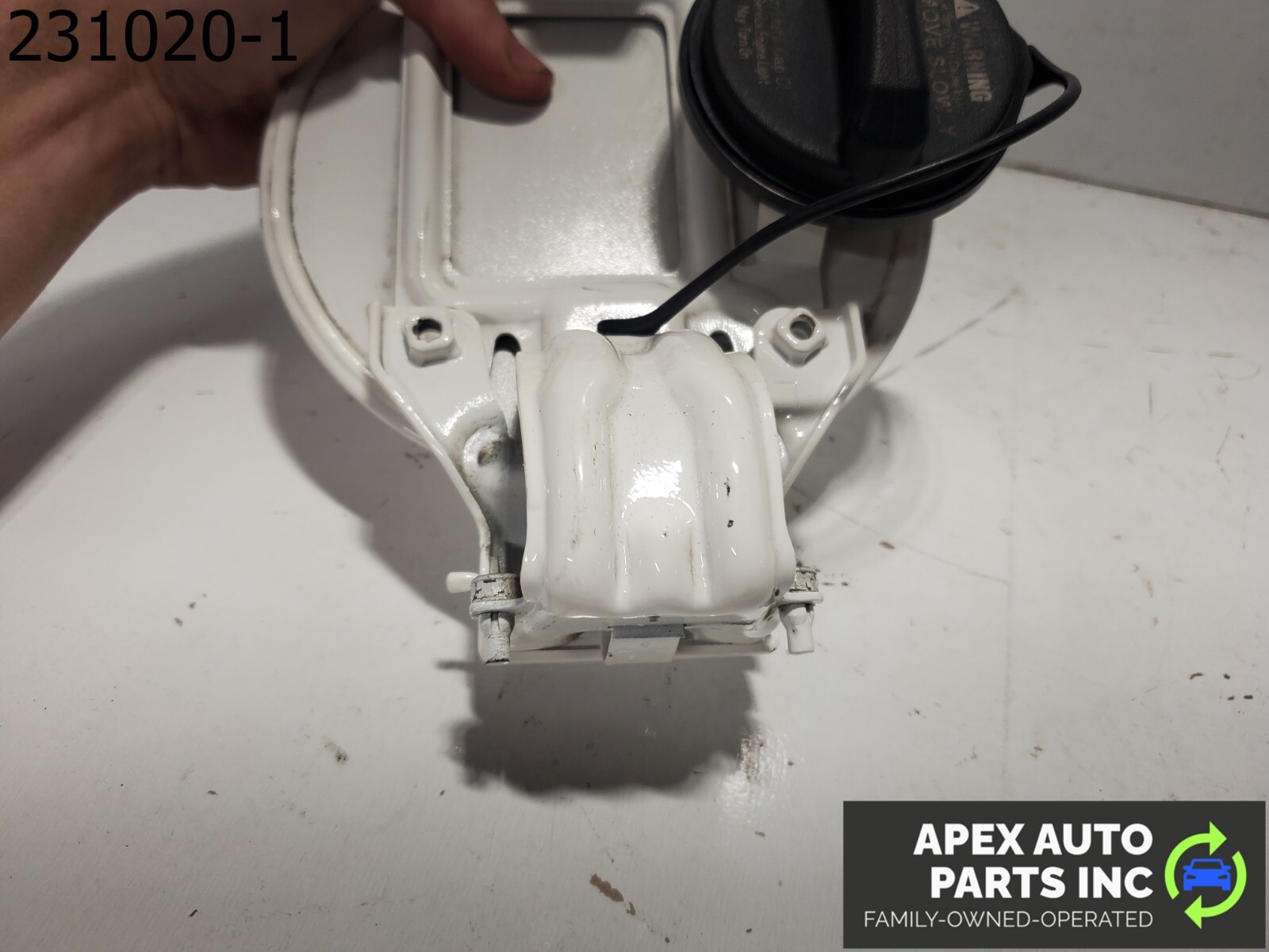 OEM Kia Sedona 08 Base Fuel Filler Door Gas Lid Cover 7P Cherry Kiss OEM - Image 8