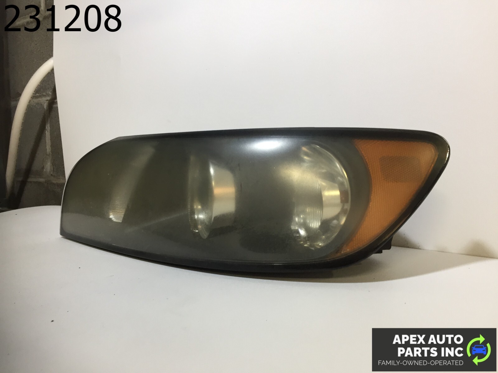OEM Volvo S40 2005 Driver Left Oem Head Light Headlight Lamp - Image 4