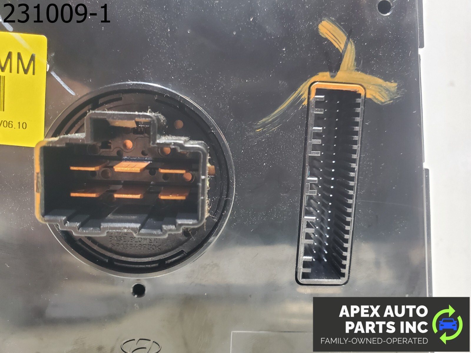 14-16 Elantra 97250-3XCC0 Climate Control Panel Temperature Unit A/C Heater - Image 9