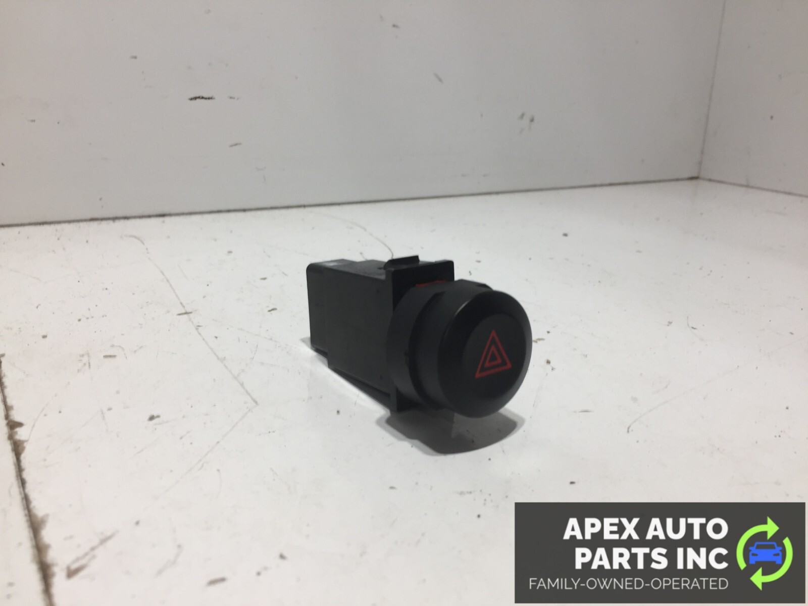 2003-2009 KIA SORENTO DASH HAZARD FLASHER BUTTON SWITCH OEM - Image 3