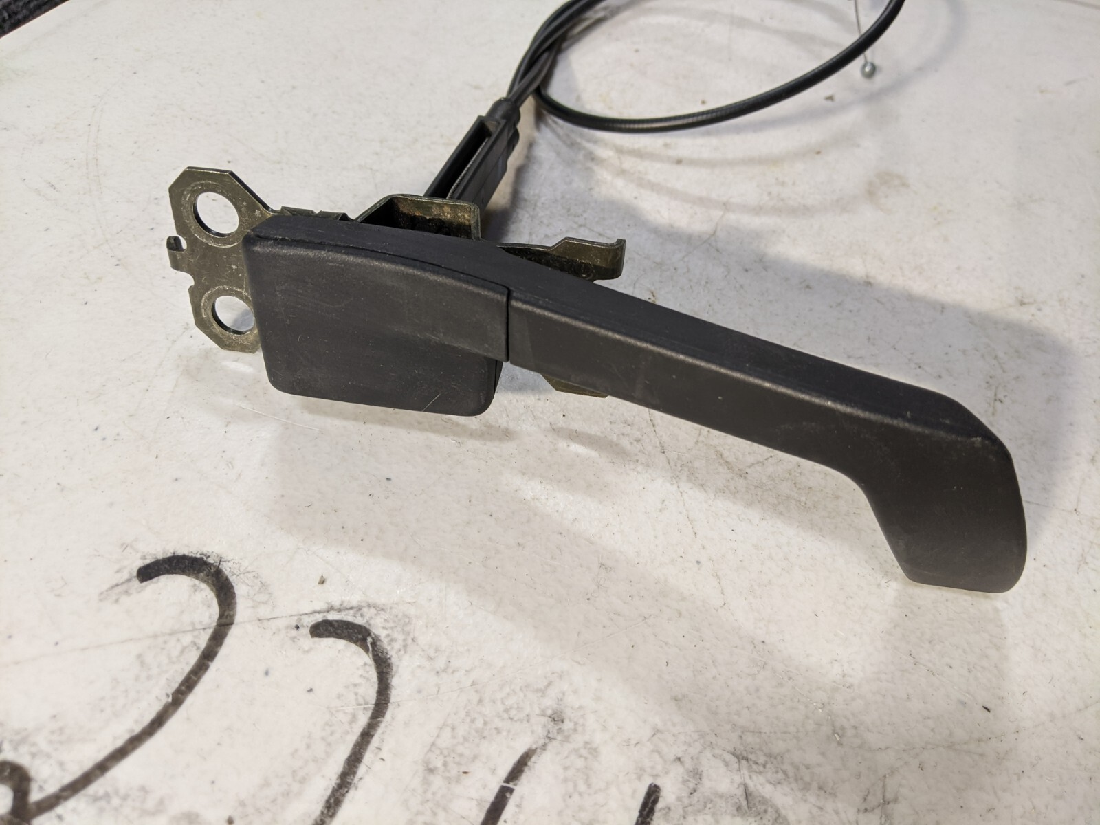 2003-2014 VOLVO XC90 REAR TRUNK LIFTGATE LOWER RELEASE OPENER HANDLE LEVER OEM - Image 3