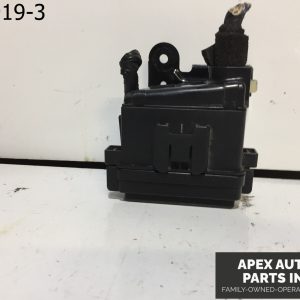 2004 2005 2006 Acura MDX 3.5L V6 Engine Compartment Small Fuse Relay Box OEM