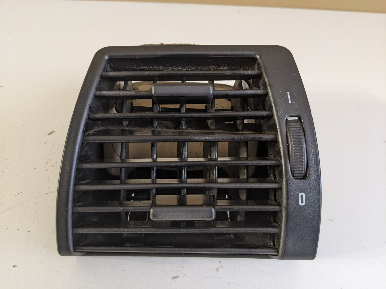 BMW 2000-2006 E53 X5 FRONT LEFT DASH BOARD A/C HEATER AIR DUAL AC VENT OEM