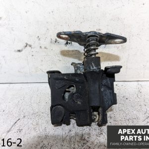 OEM 1981-1985 Mercedes 300SD 3.0L DOOR LOCK LATCH