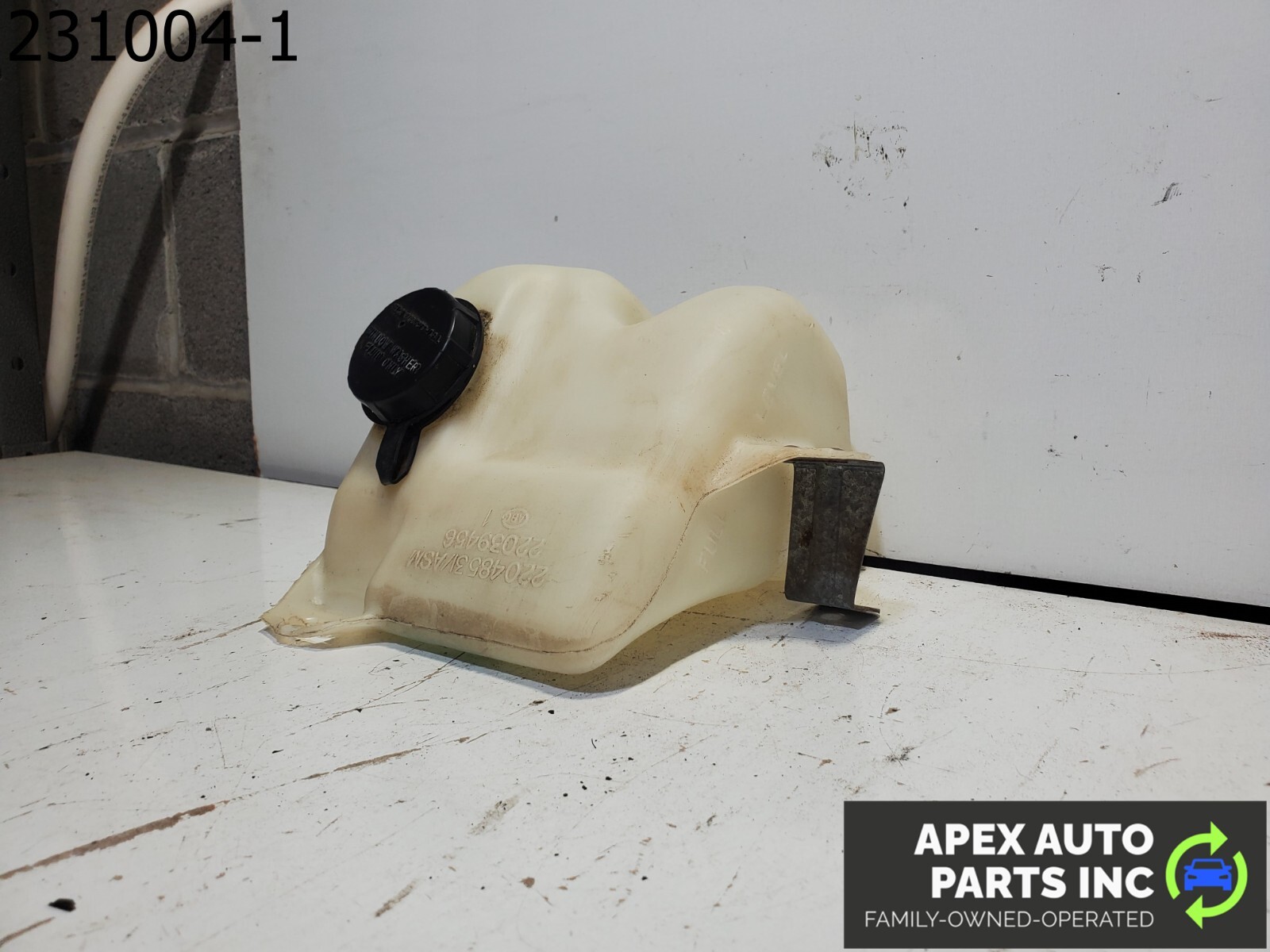 OEM 1984 Pontiac Fiero WINDSHIELD WASHER FLUID BOTTLE RESERVOIR 22039456 - Image 5