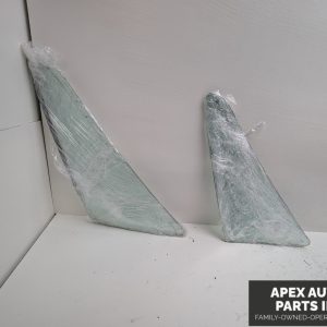 OEM 1985 Jaguar XJS 4.2LPassenger Right Front Door Vent Glass