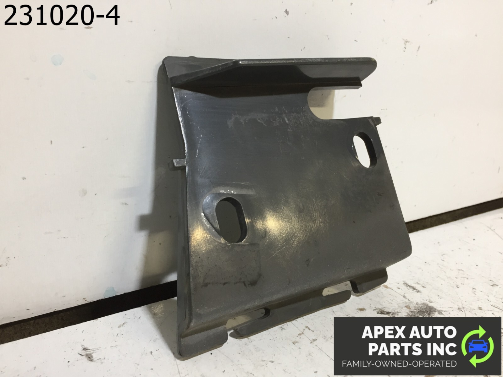 OEM 1990 Cadillac Allante Rear Bumper Mount Bracket - Image 3