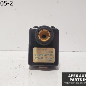 OEM 1997 Infiniti Q45 4L Light Sensor Control Module 28575 4P500