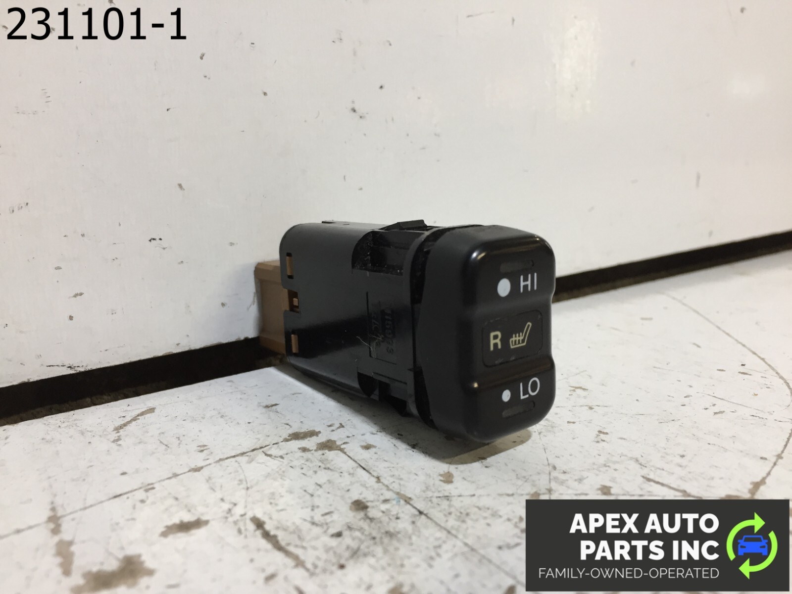 OEM 1999 Acura RL Dash Right Side Heated Seat Control Switch M15994 - Image 3