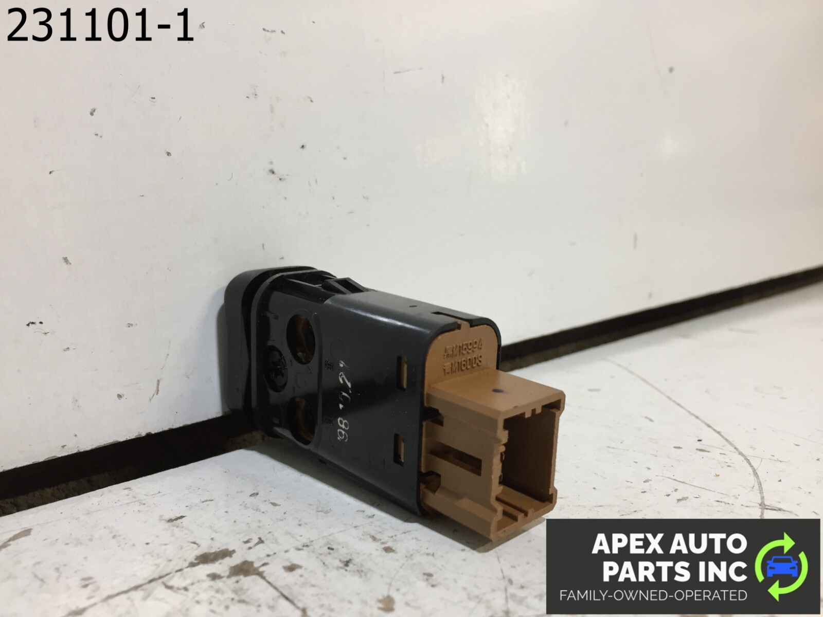 OEM 1999 Acura RL Dash Right Side Heated Seat Control Switch M15994 - Image 6