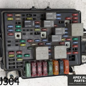OEM 2002 Chevrolet Suburban 5.3L Under hood Engine Fuse Box