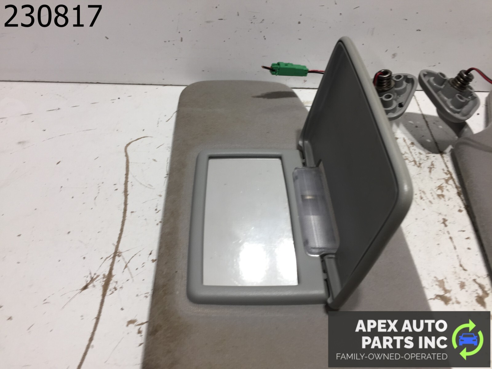 OEM 2005-2007 Ford Freestyle Driver Passneger Sunvisor Sun Visor Illuminated - Image 9