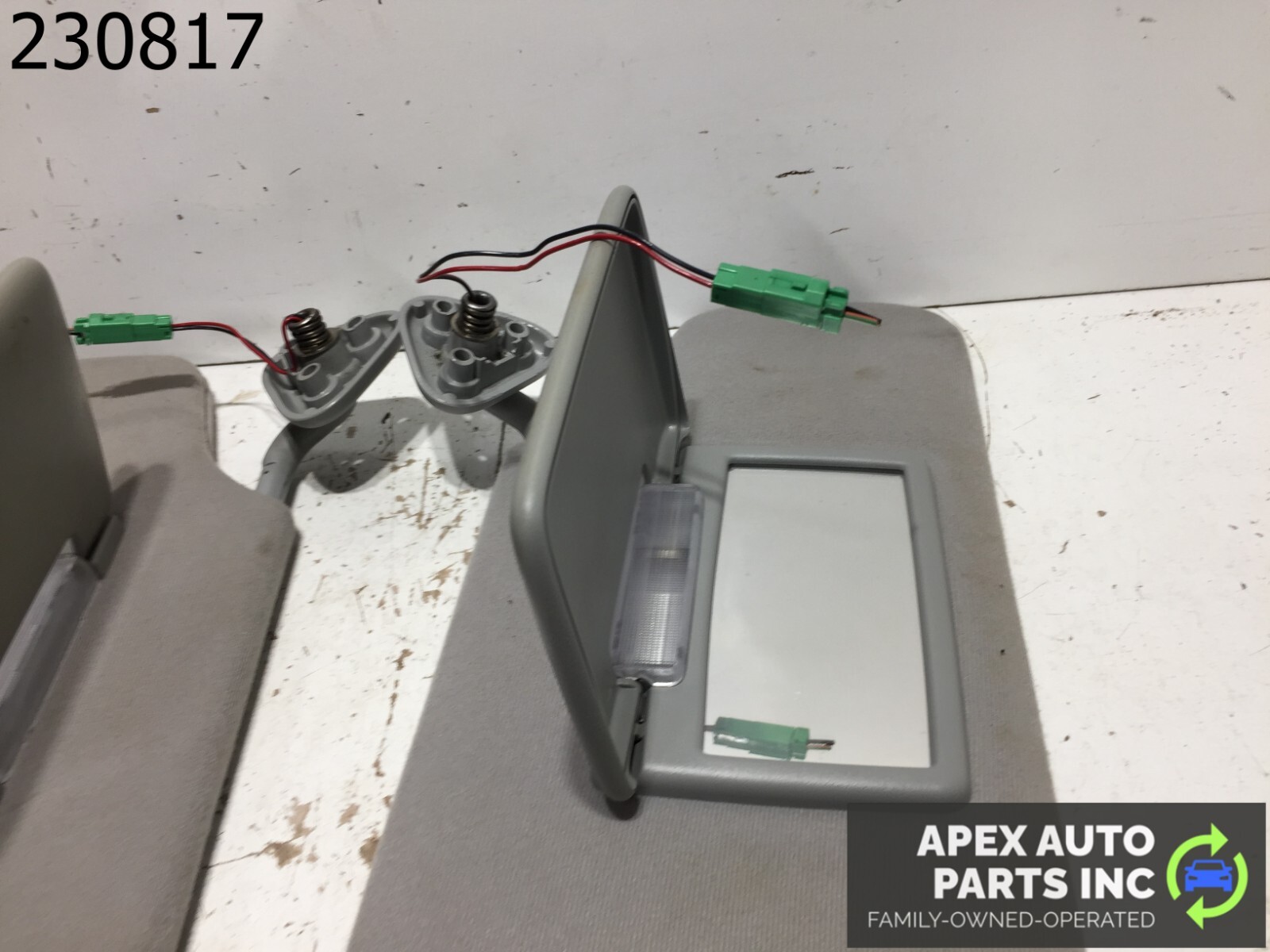 OEM 2005-2007 Ford Freestyle Driver Passneger Sunvisor Sun Visor Illuminated - Image 10