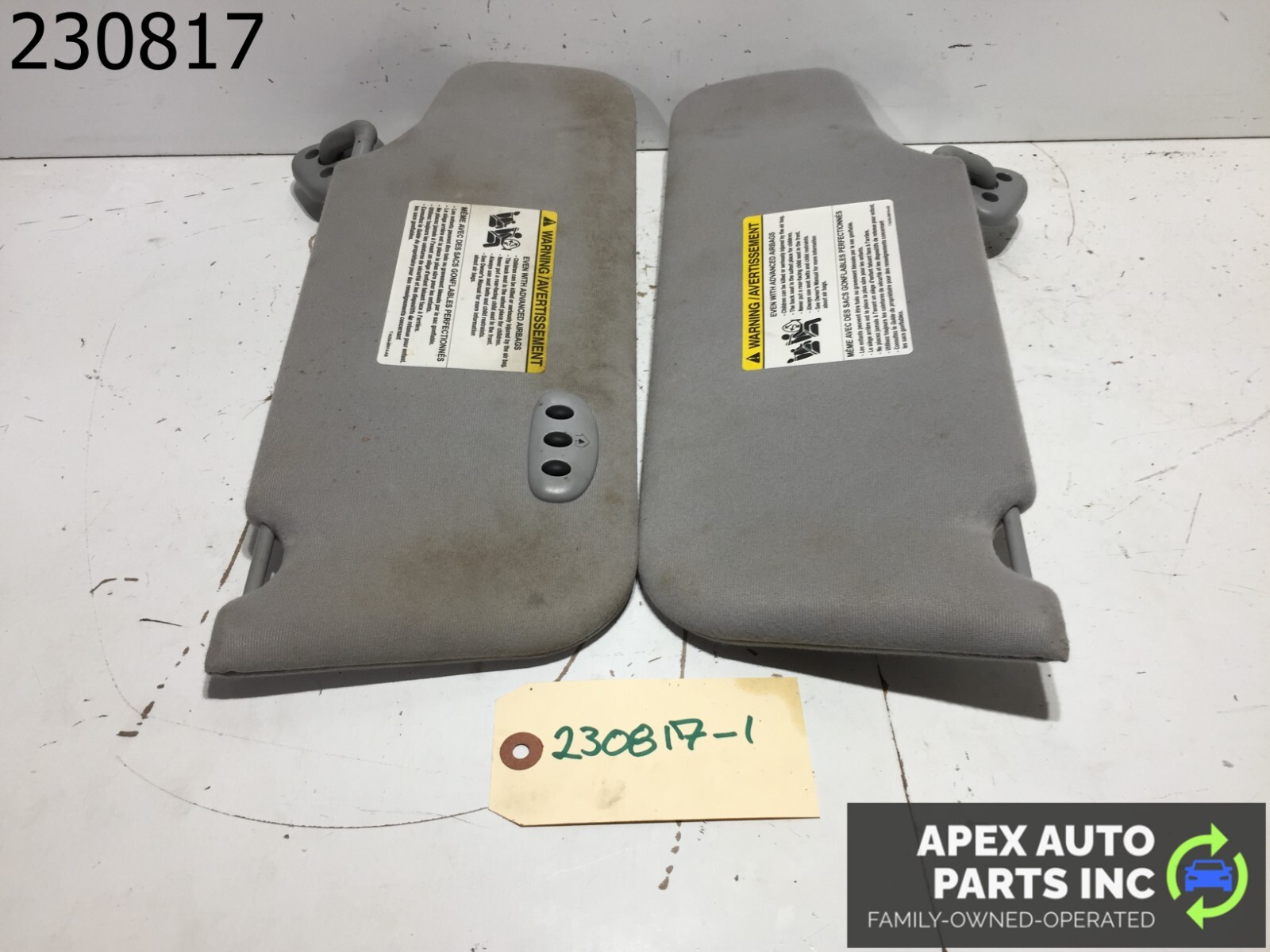 OEM 2005-2007 Ford Freestyle Driver Passneger Sunvisor Sun Visor Illuminated