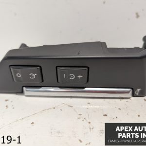 OEM 2006-2015 Land Rover LR2 3.2L LEFT CRUISE CONTROL STEERING WHEEL SWITCH