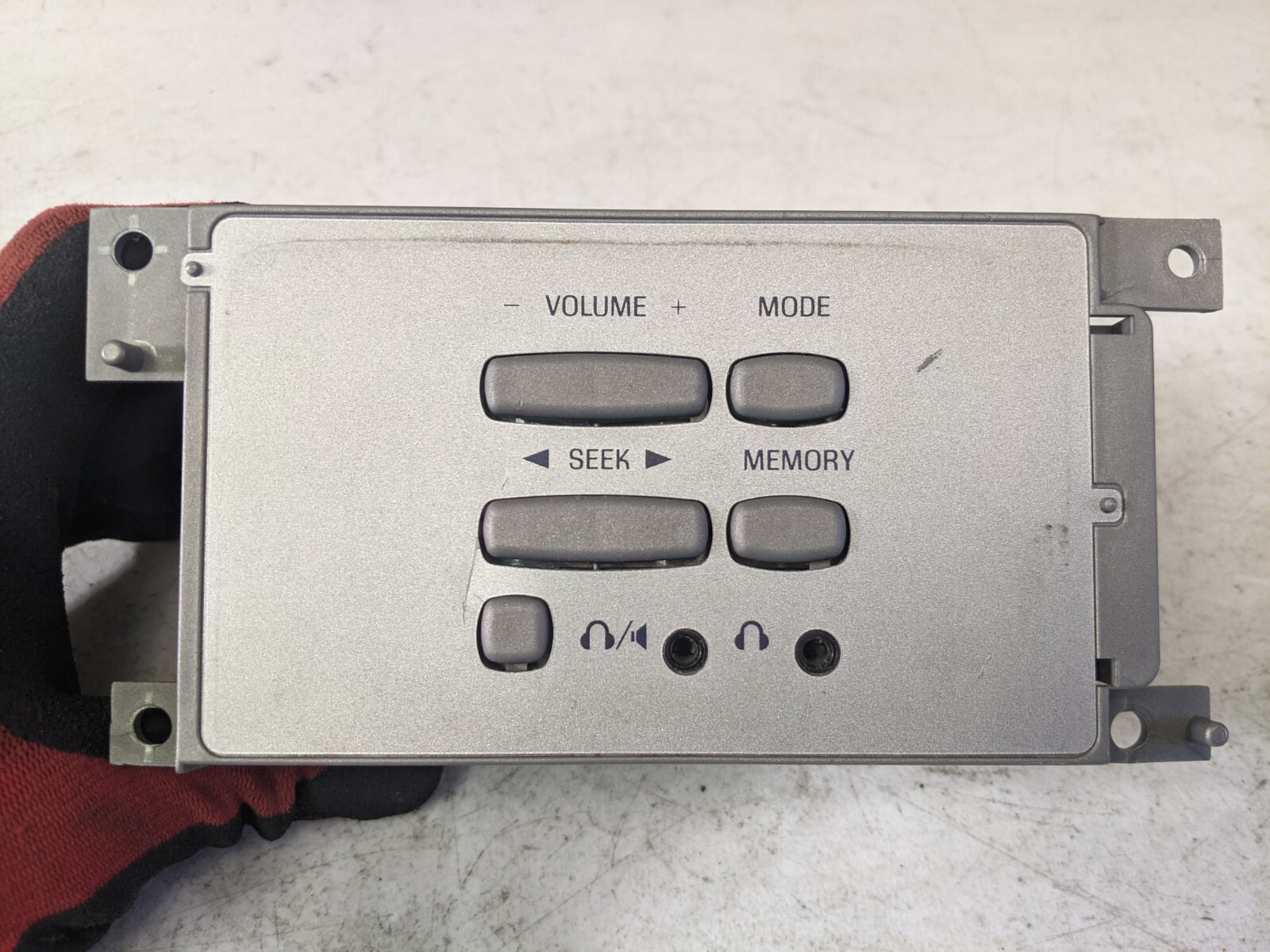 OEM 2006 LINCOLN NAVIGATOR REAR RADIO CONTROL HEADPHONE CONSULE GRAY