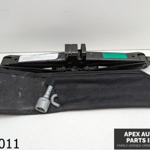 OEM 2007-2010 Hyundai Entourage 3.8L TIRE JACK AND TOOL KIT SET & BAG