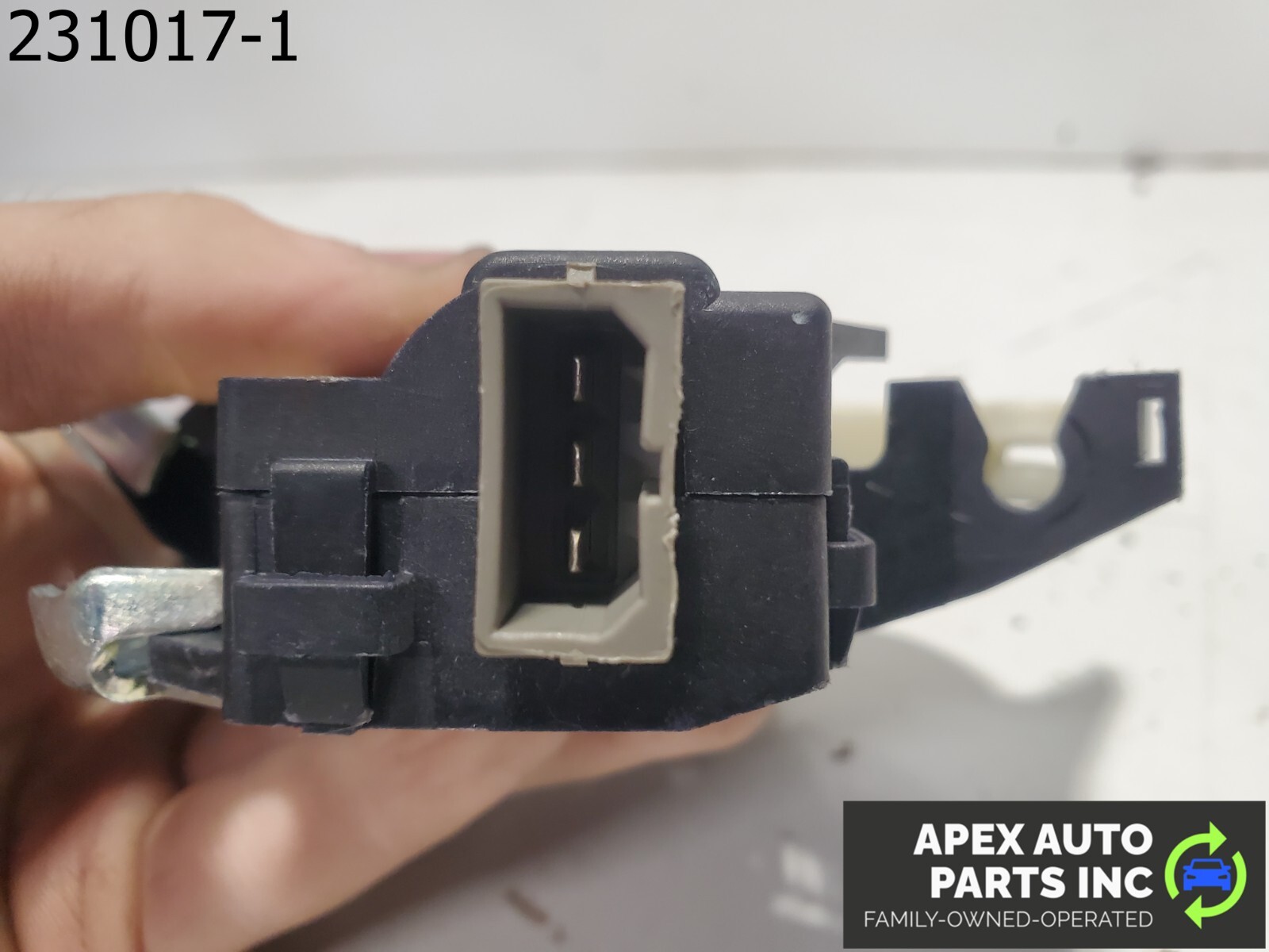 OEM 2008 Audi A4 Rear Trunk Lid Lock Latch Actuator 4F5827505 - Image 9