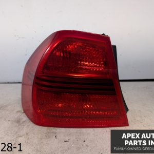 OEM 2008 BMW 328i 3.0L DRIVER LEFT TAILLIGHT BRAKE REVERSE LAMP