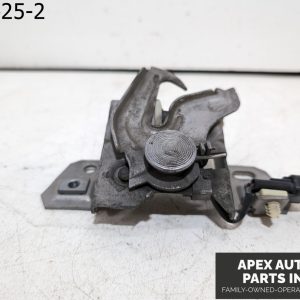 OEM 2010 Volvo S40 2.4L Hood Latch Lock Unit 30716530