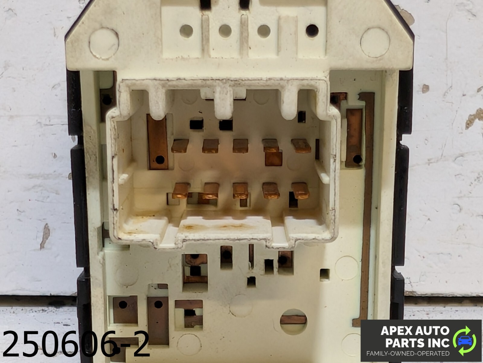 OEM 2011-2013 Kia Sportage 2.4L Power Door Mirror Switch Control - Image 8