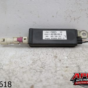 OEM 2011 Audi Q7 3.0L Antenna Amplifier
